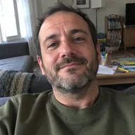Ritratto generato con IA del personaggio fittizio Ivo T.